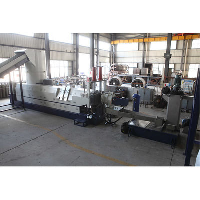 Tek vidalı plastik peletizeleme geri dönüşüm makinesi 75 KW hassas ve tutarlı üretim için